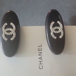 CHANEL BLACK HAIR CLIPS BARRETTE LOGO NWT
